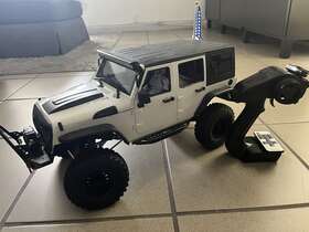 Scx10ii Axial 587425654125 Jeep With Modifications And Remote