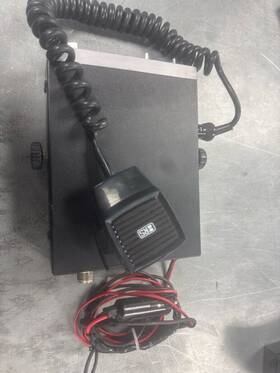 P24022727 Realistic 21-1511a Trc-418 Cb Radio