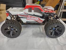 Team Energy R8mt 1/8 Rc 4s Monster Truck From Low Use For Sale No Tx And Rx